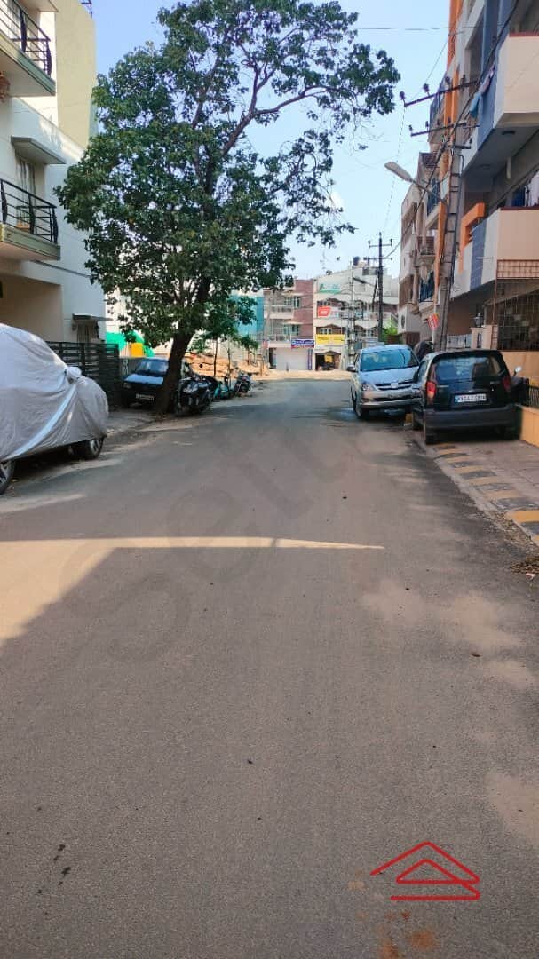Unit:  Approach Road