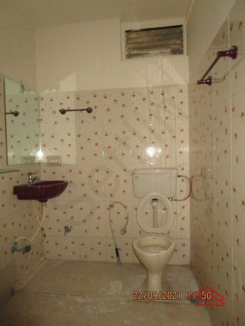 bathrooms-xDzt.jpg