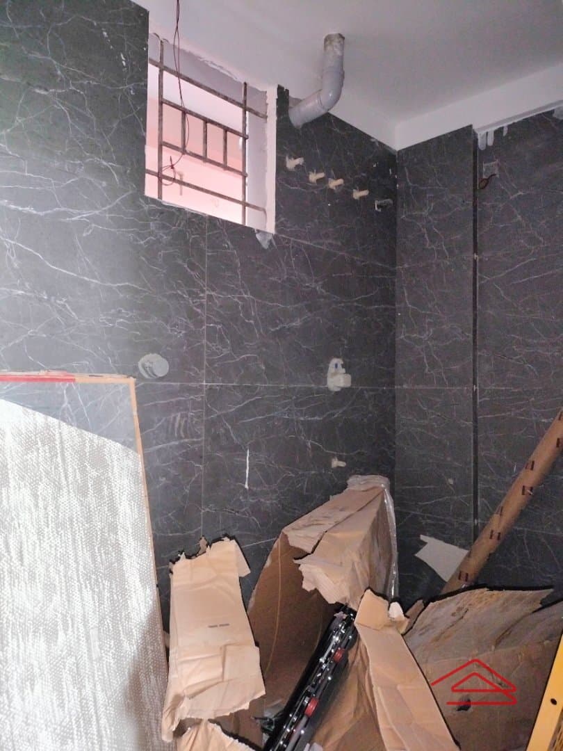 bathrooms-NgwE.jpg