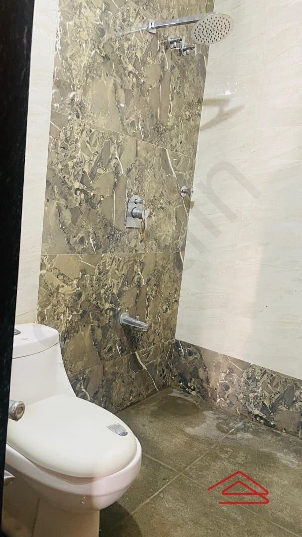 bathrooms-cX3j.jpg