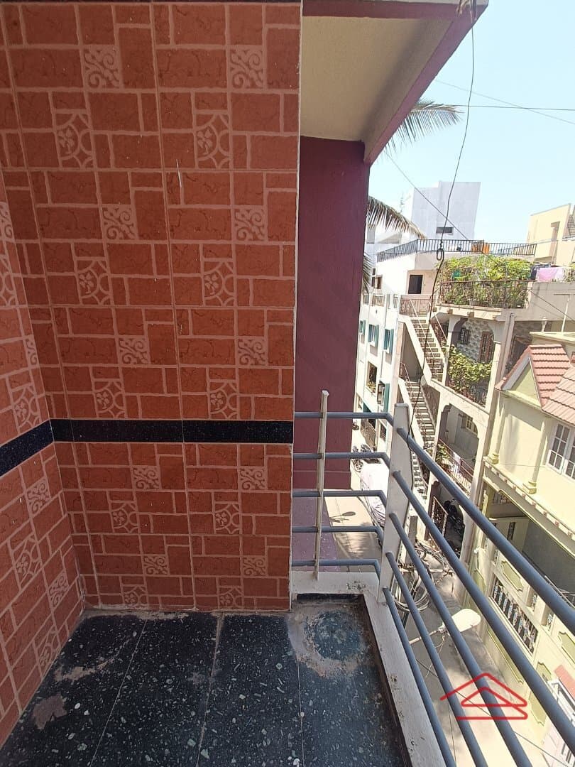 balconies-8nGa.jpg