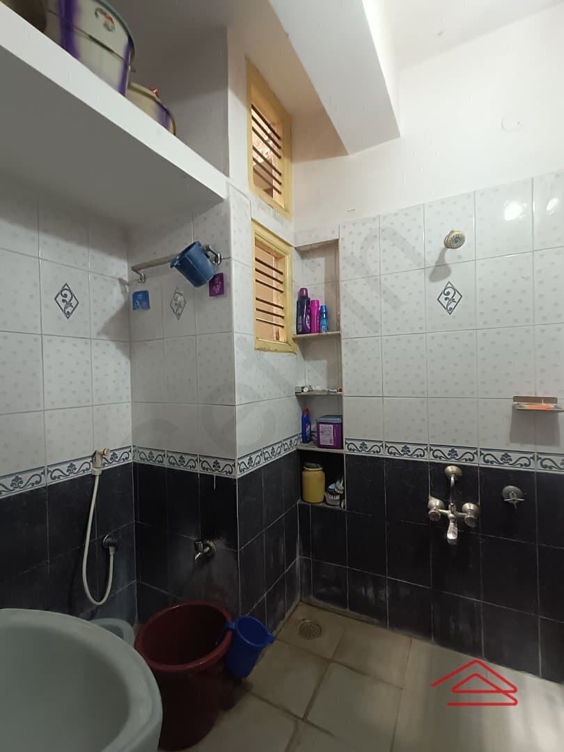 bathrooms-Qccx.jpg