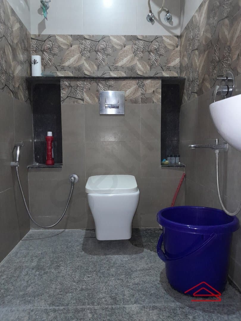 bathrooms-jyCr.jpg