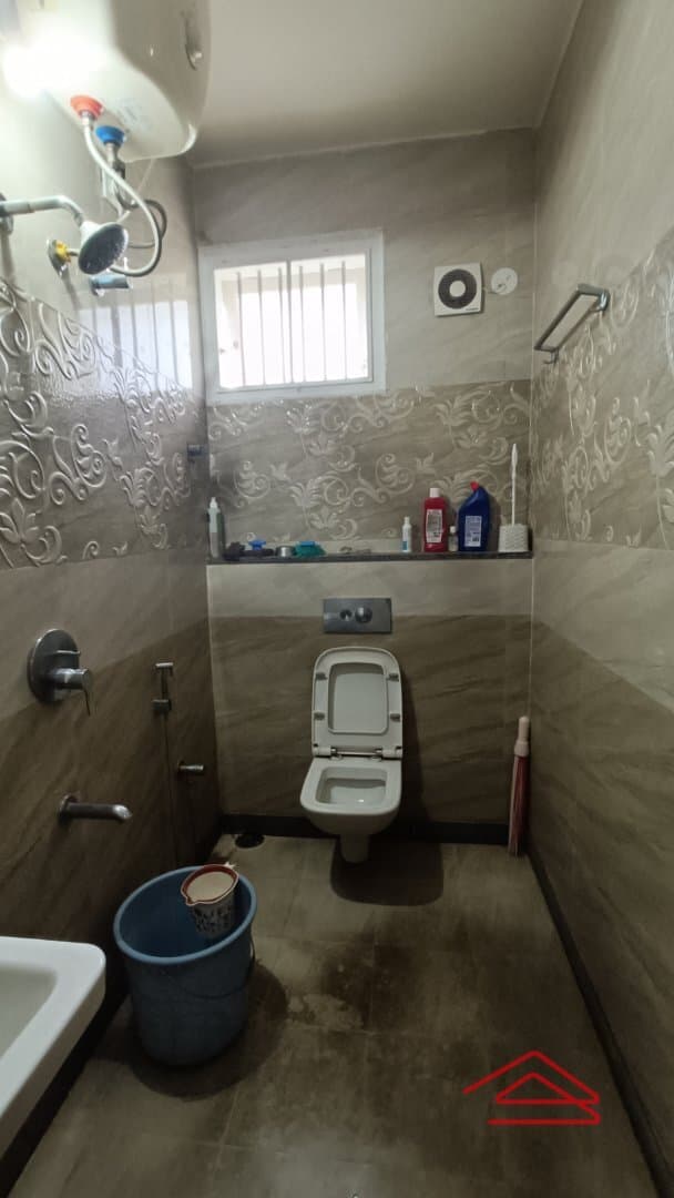 bathrooms-n6yQ.jpg