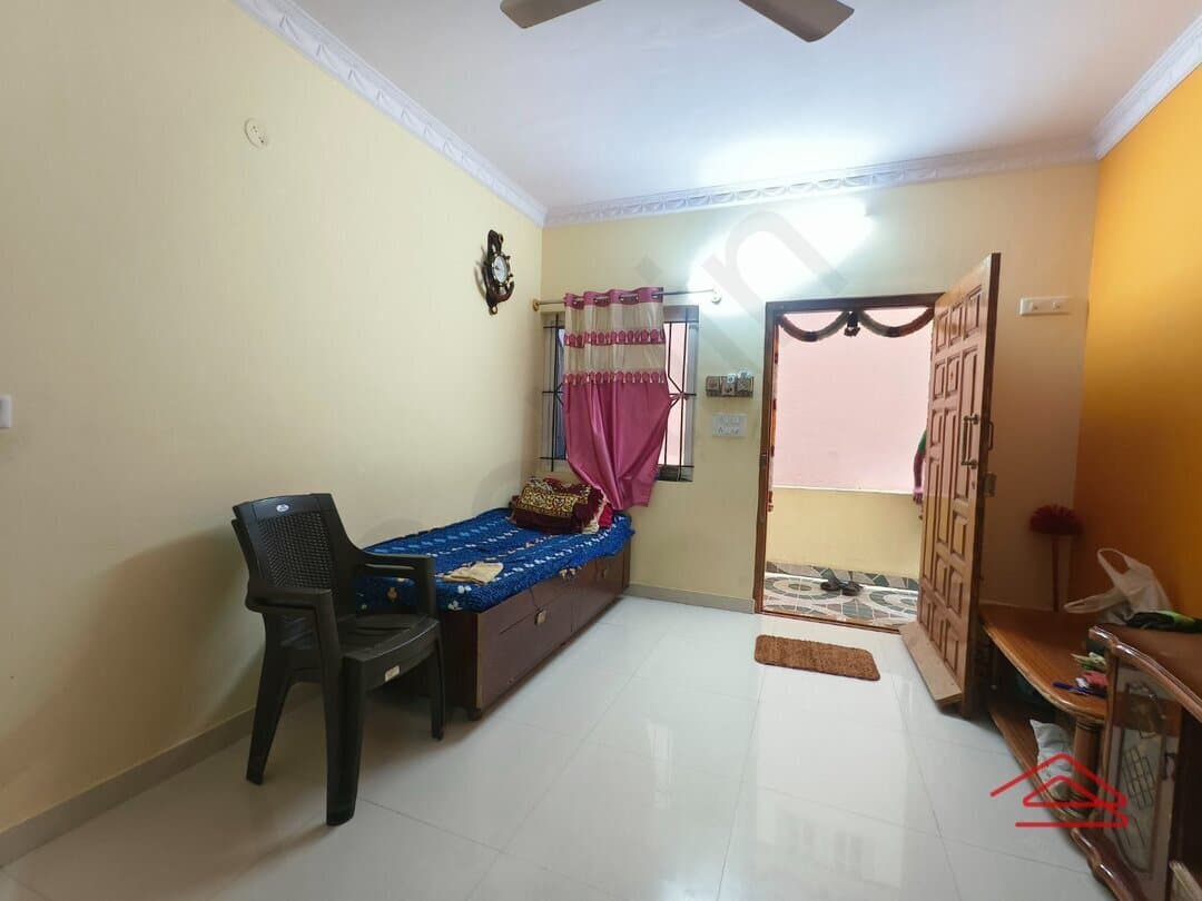 halls-ioRk.jpg