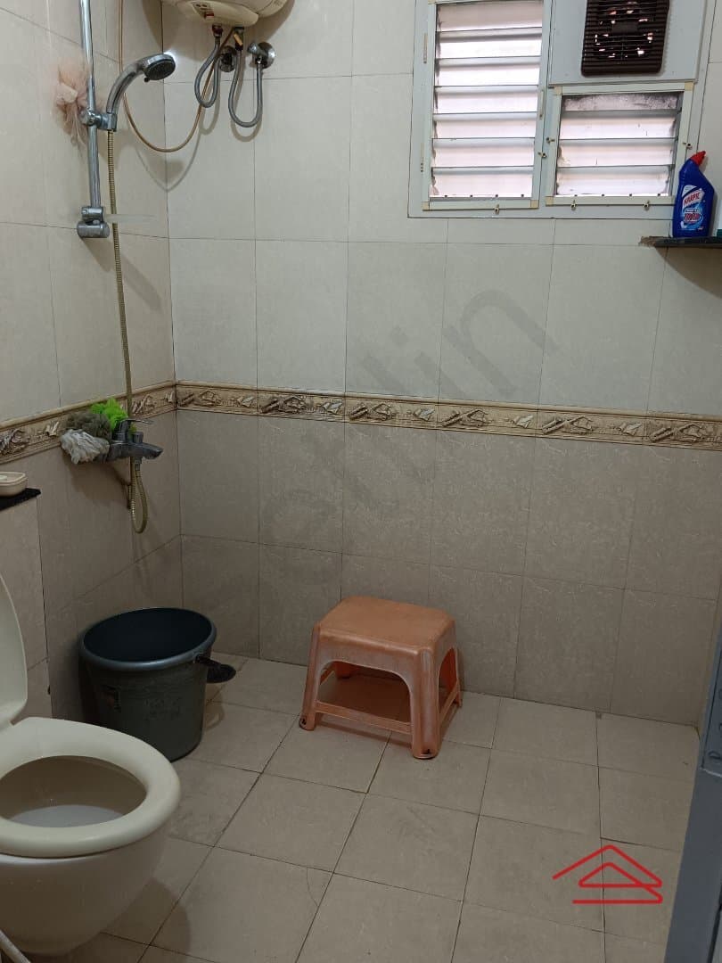 bathrooms-agmt.jpg