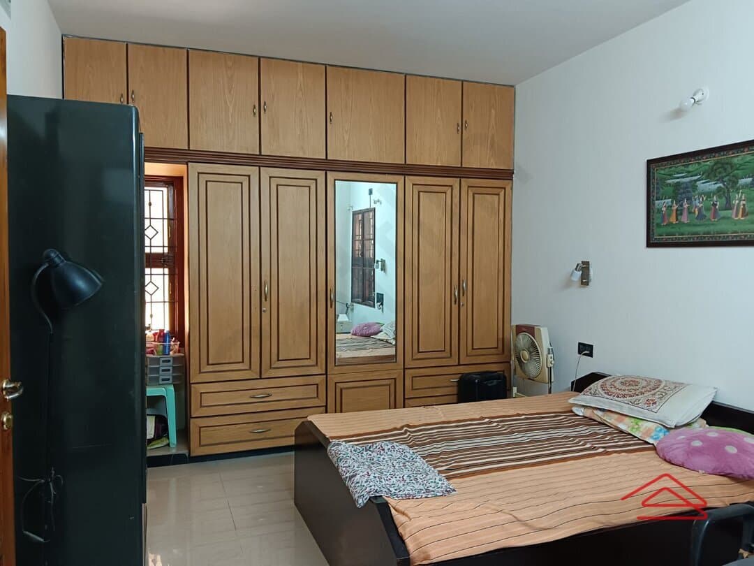 bedrooms-E2oA.jpg