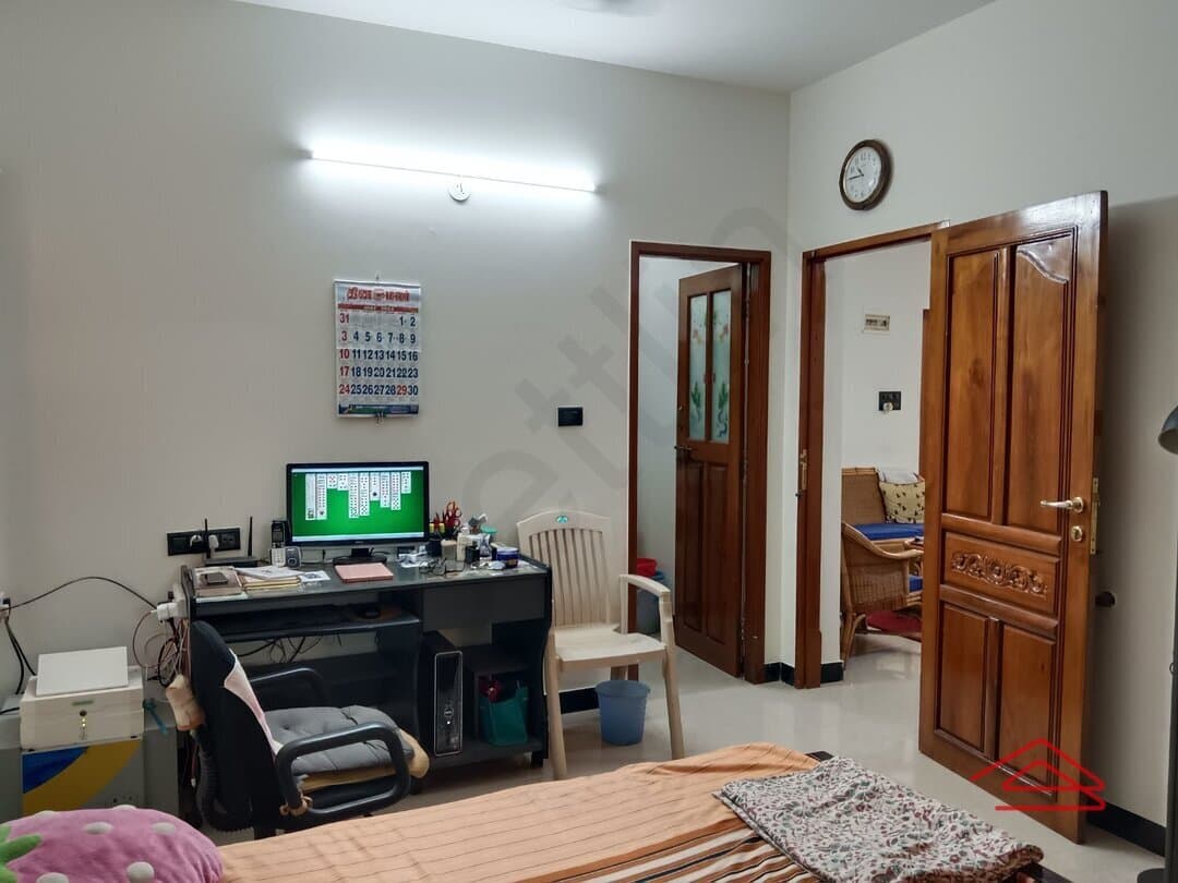 bedrooms-KHpw.jpg
