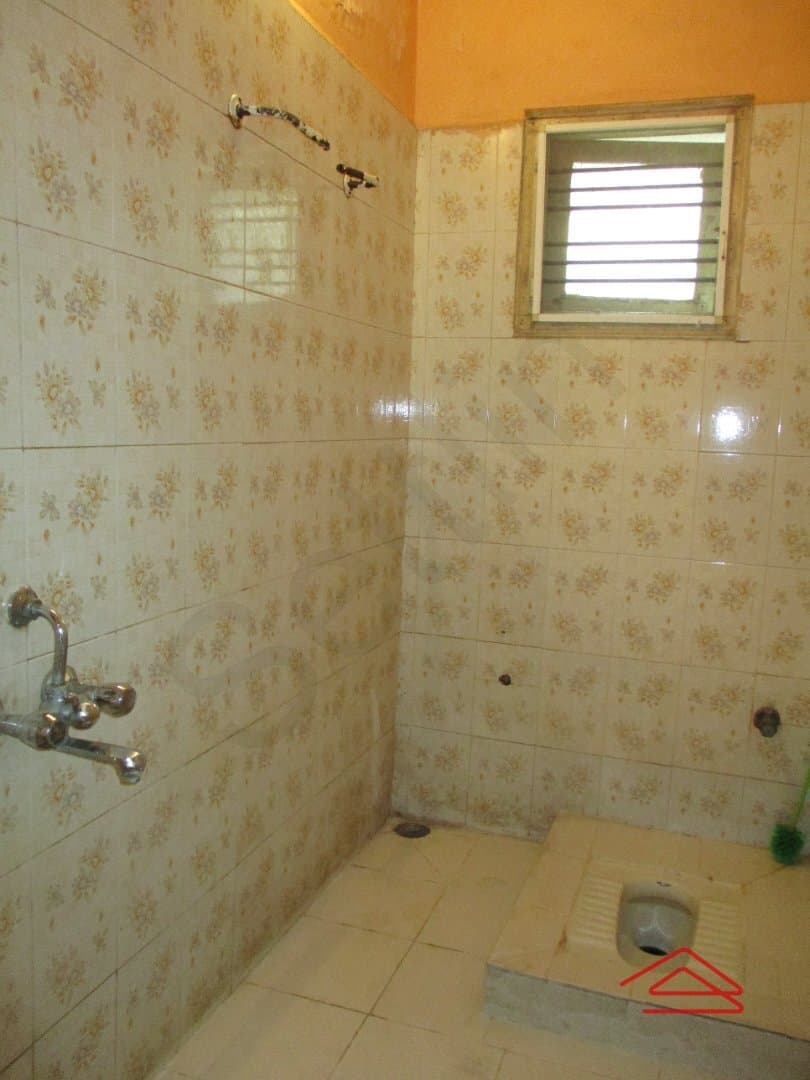 bathrooms-brJN.jpg