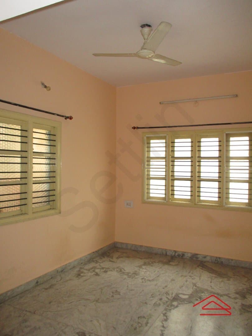 halls-97kn.jpg