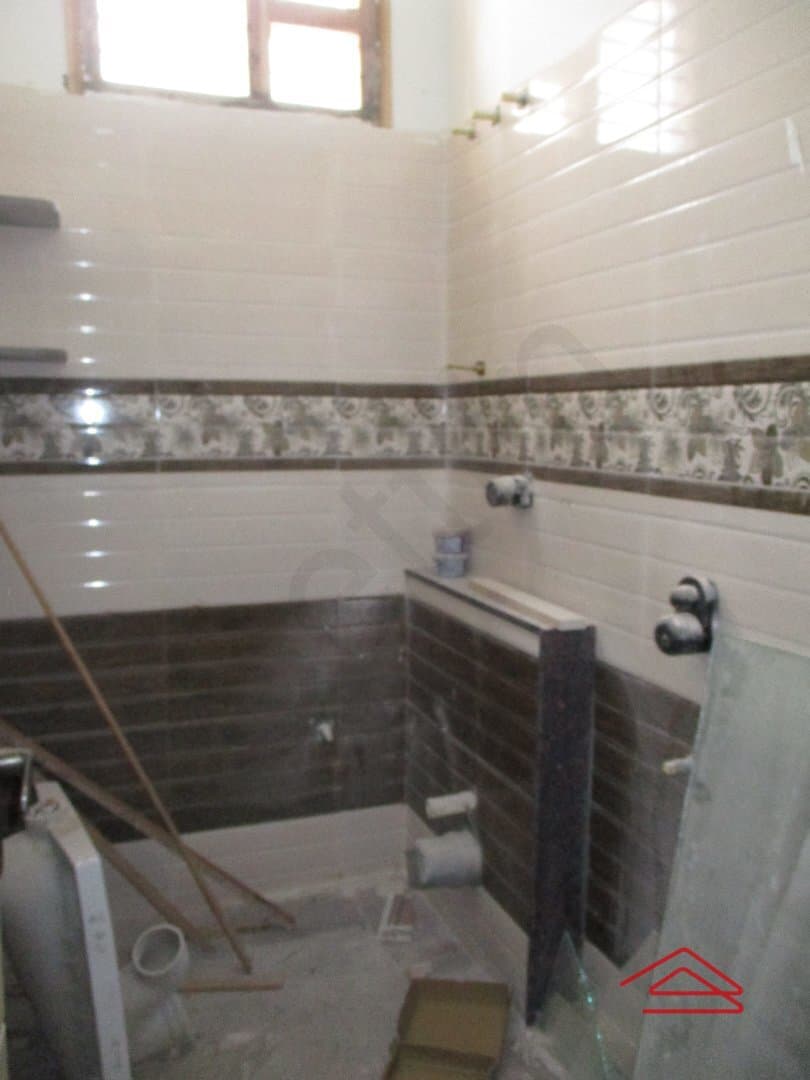 bathrooms-ofJJ.jpg