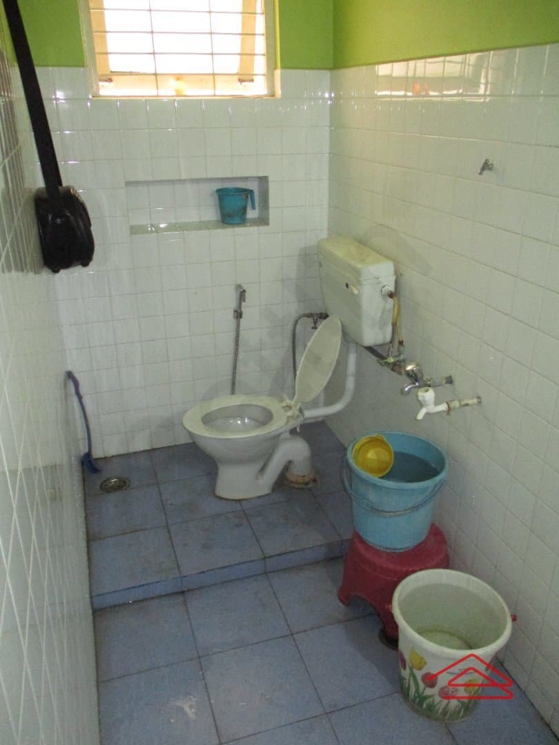 bathrooms-x3e6.jpg