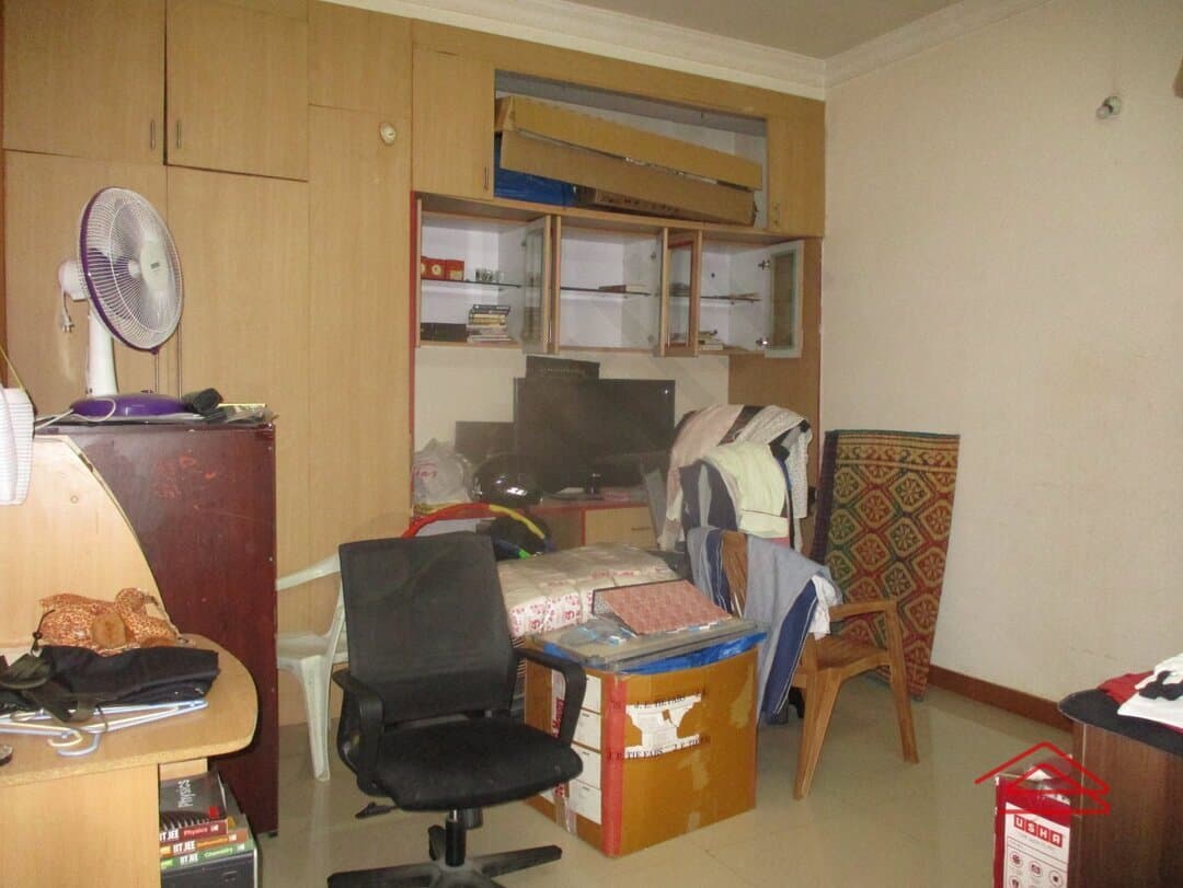 halls-Zw7p.jpg