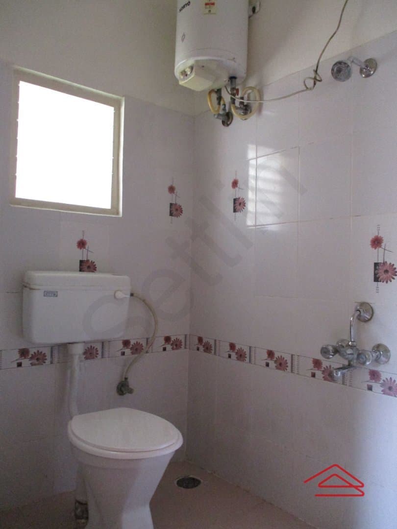 bathrooms-zQwM.jpg