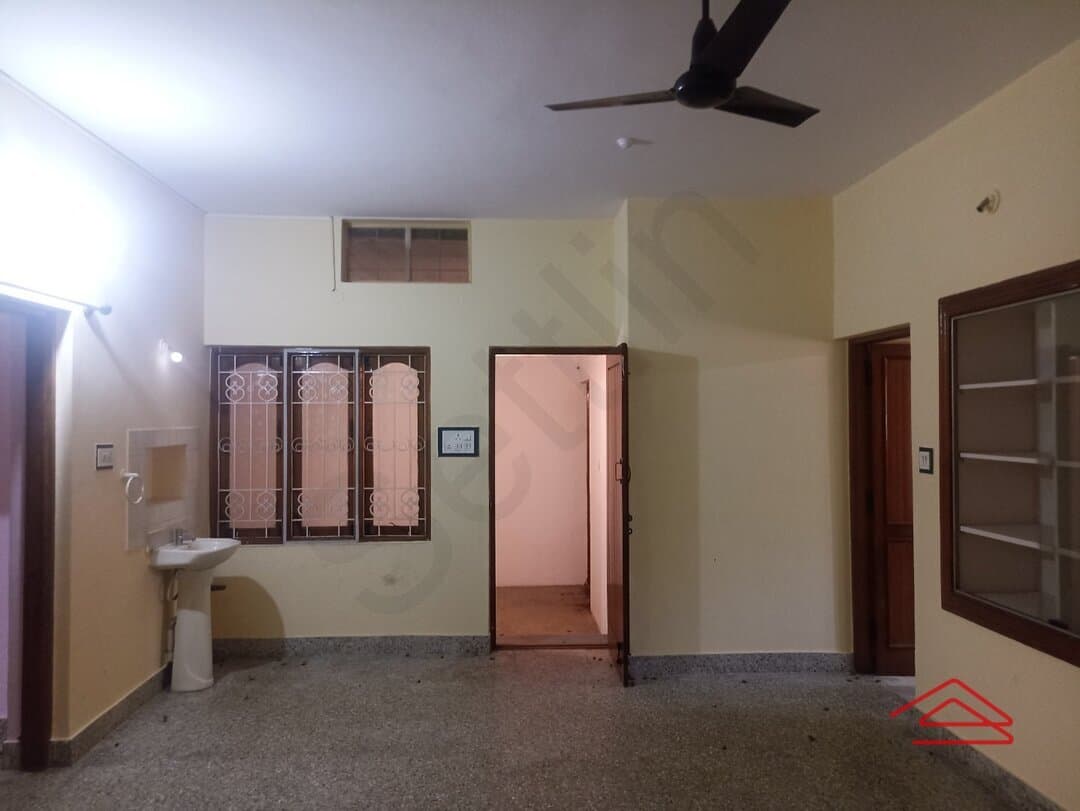 halls-hauu.jpg