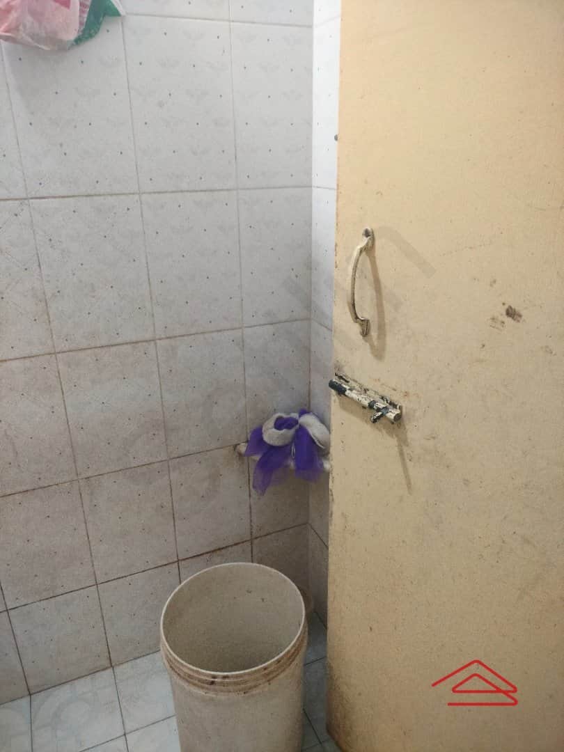 Sub Unit : bathrooms 1