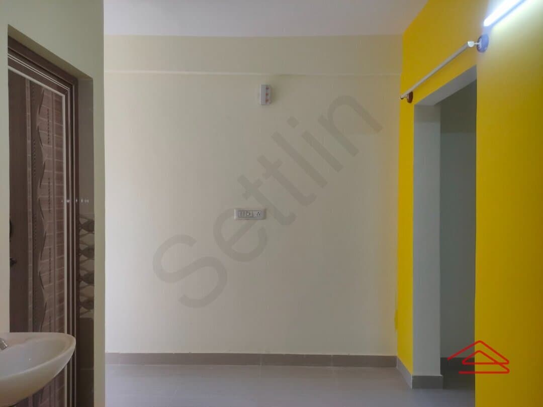 halls-HkmB.jpg