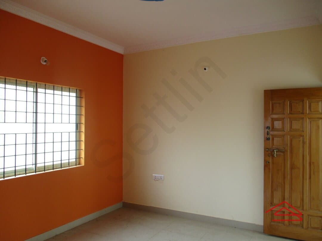 halls-Q8z7.jpg