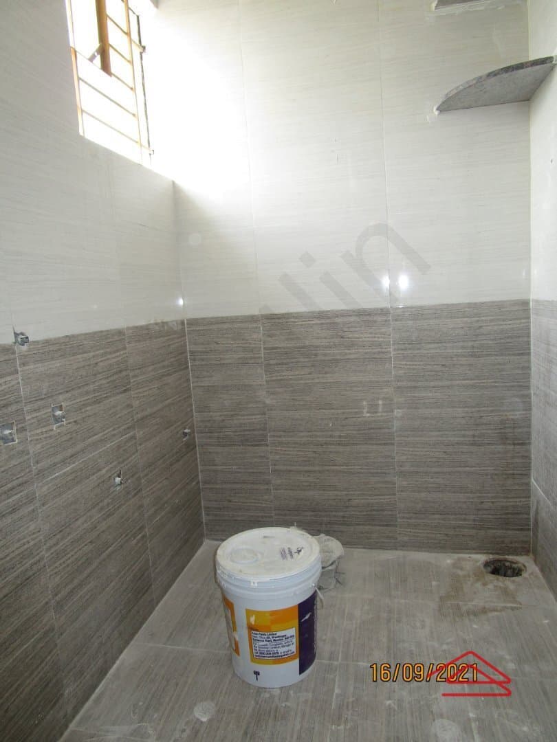bathrooms-LpyC.jpg