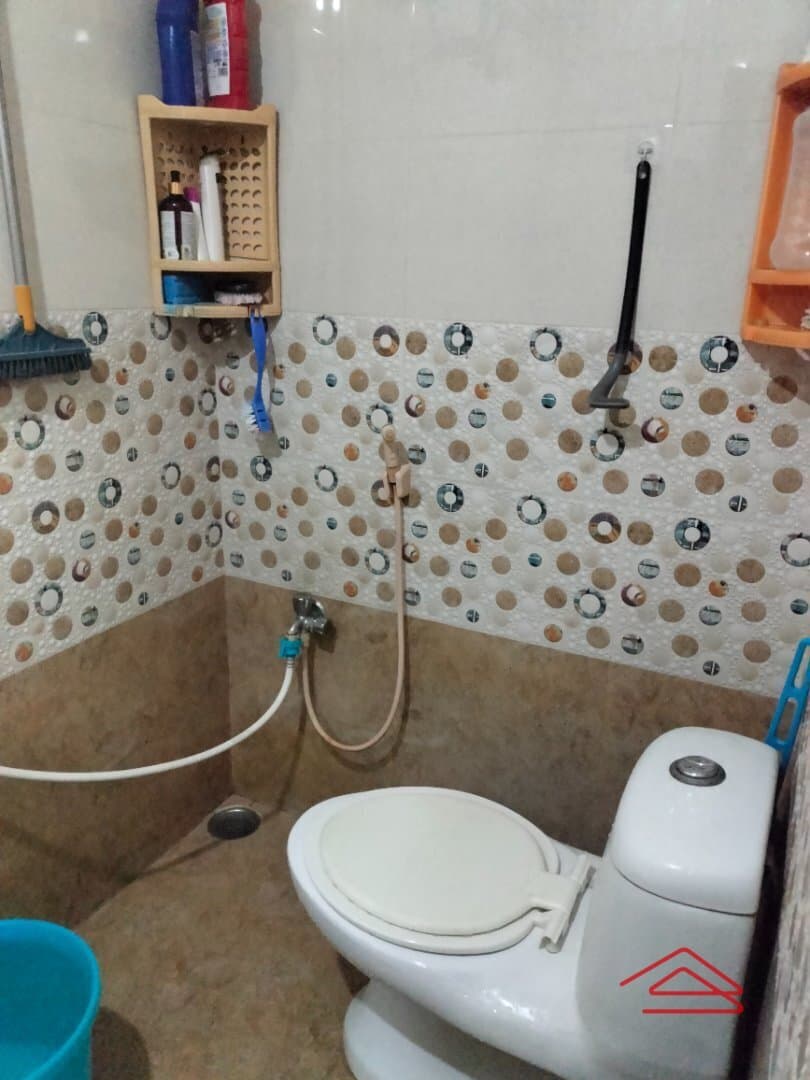 bathrooms-QhMf.jpg