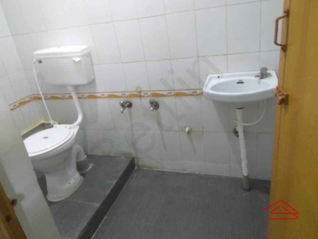 bathrooms-XTBq.jpg