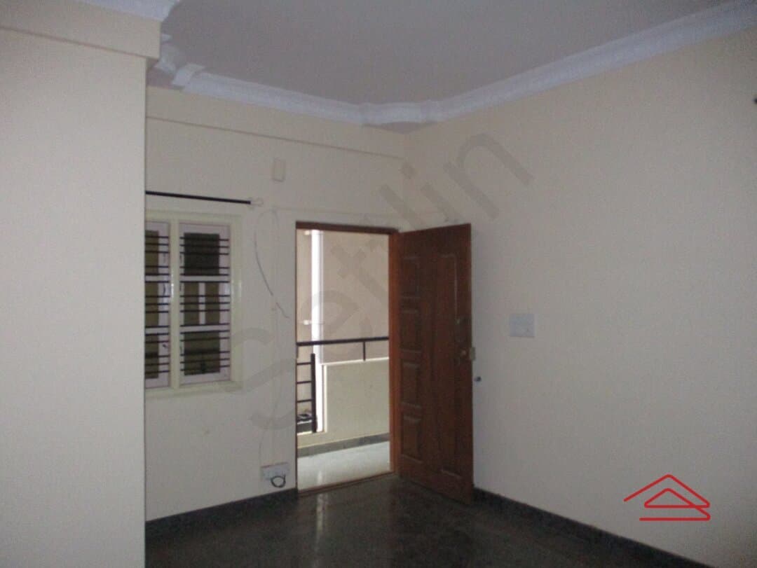 halls-2hsK.jpg