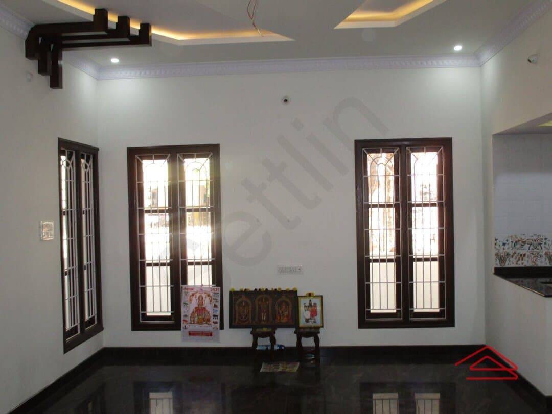 halls-67zQ.jpg