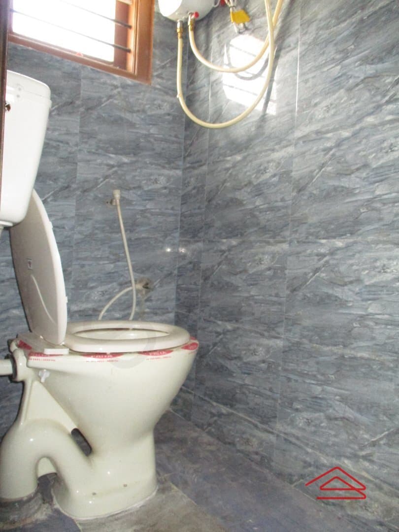 bathrooms-DnaQ.jpg