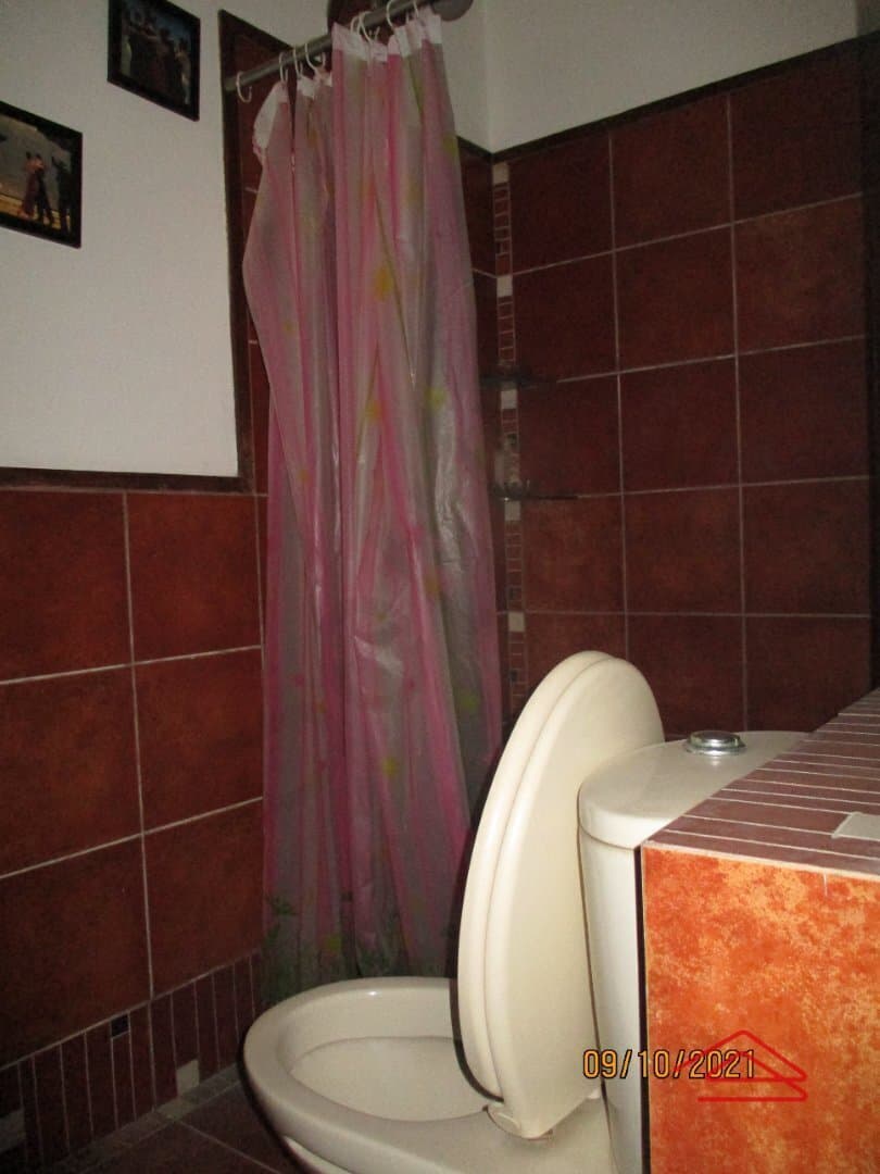 bathrooms-Laze.jpg