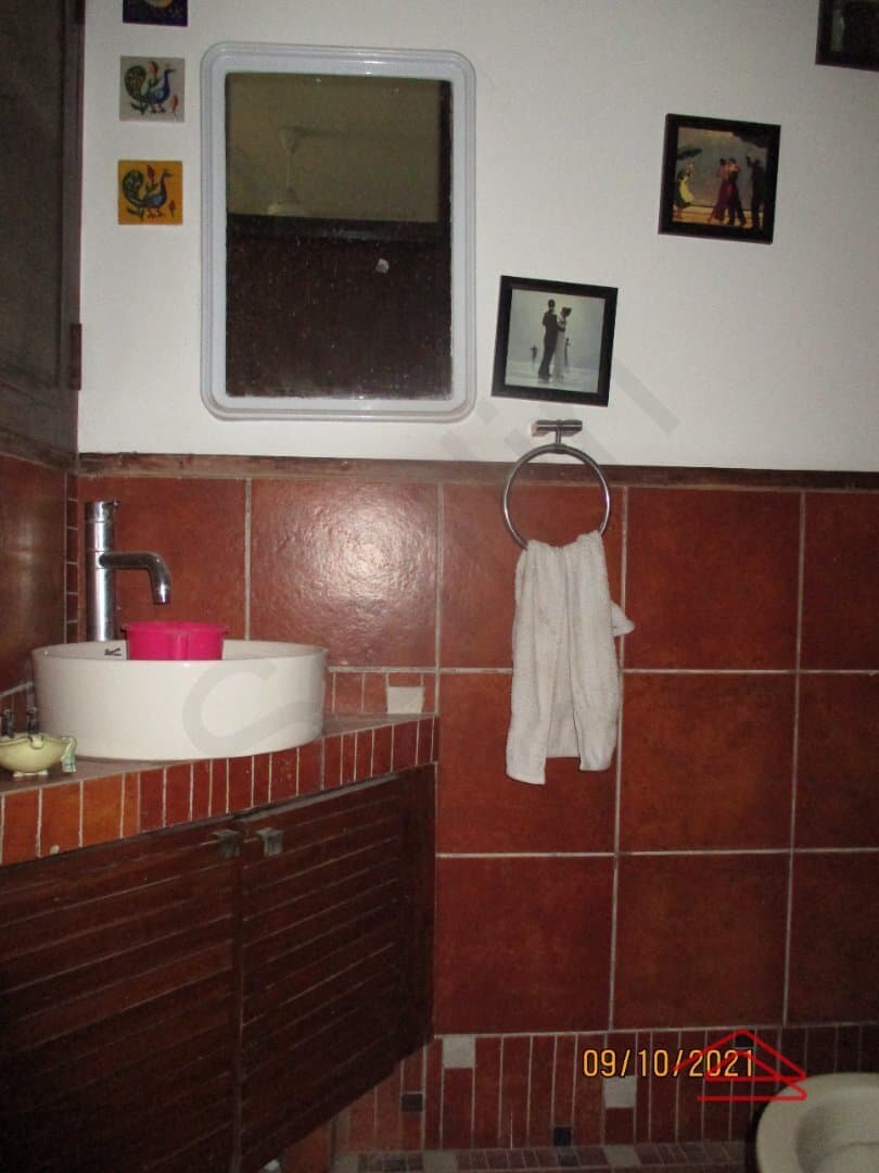 bathrooms-uxsa.jpg