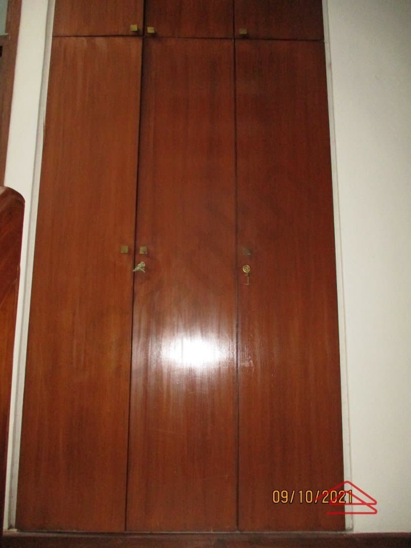 halls-znAh.jpg