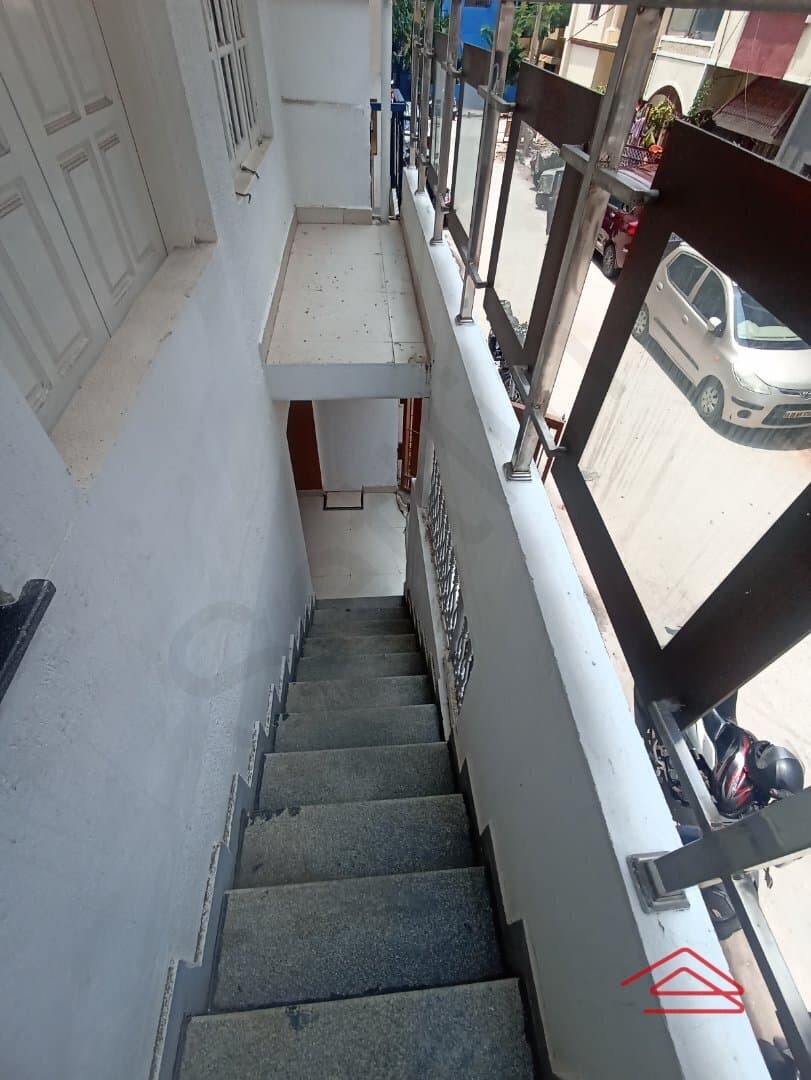 balconies-iLm6.jpg