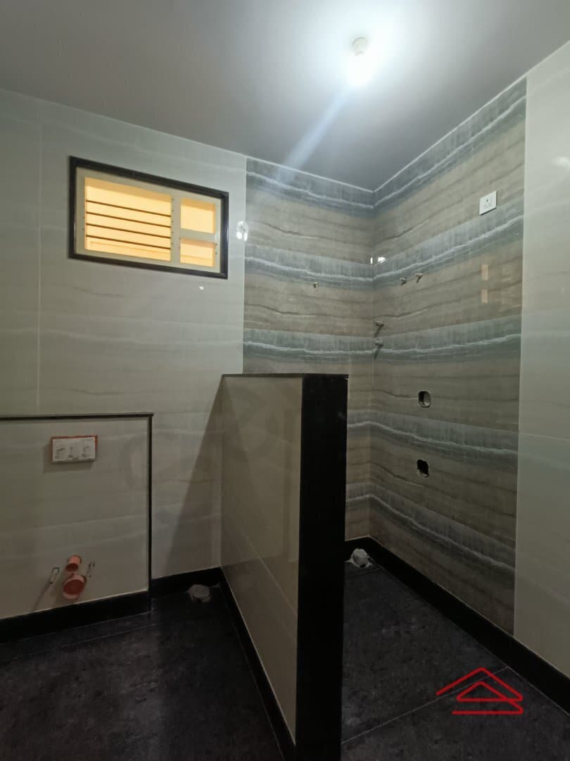 bathrooms-ZSpB.jpg