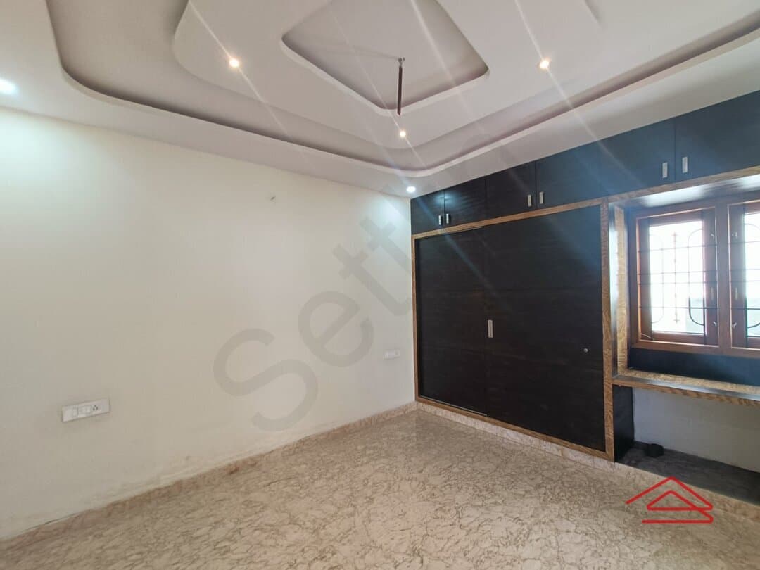 bedrooms-rYNv.jpg