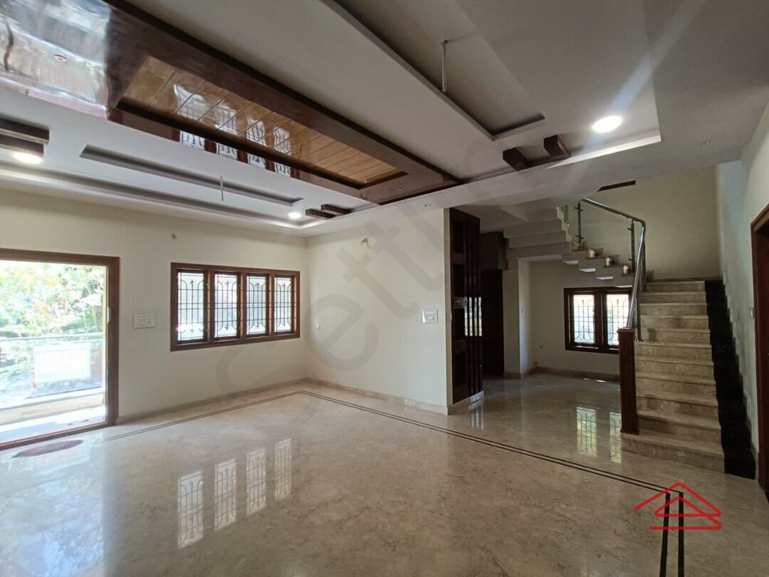 halls-GgyH.jpg