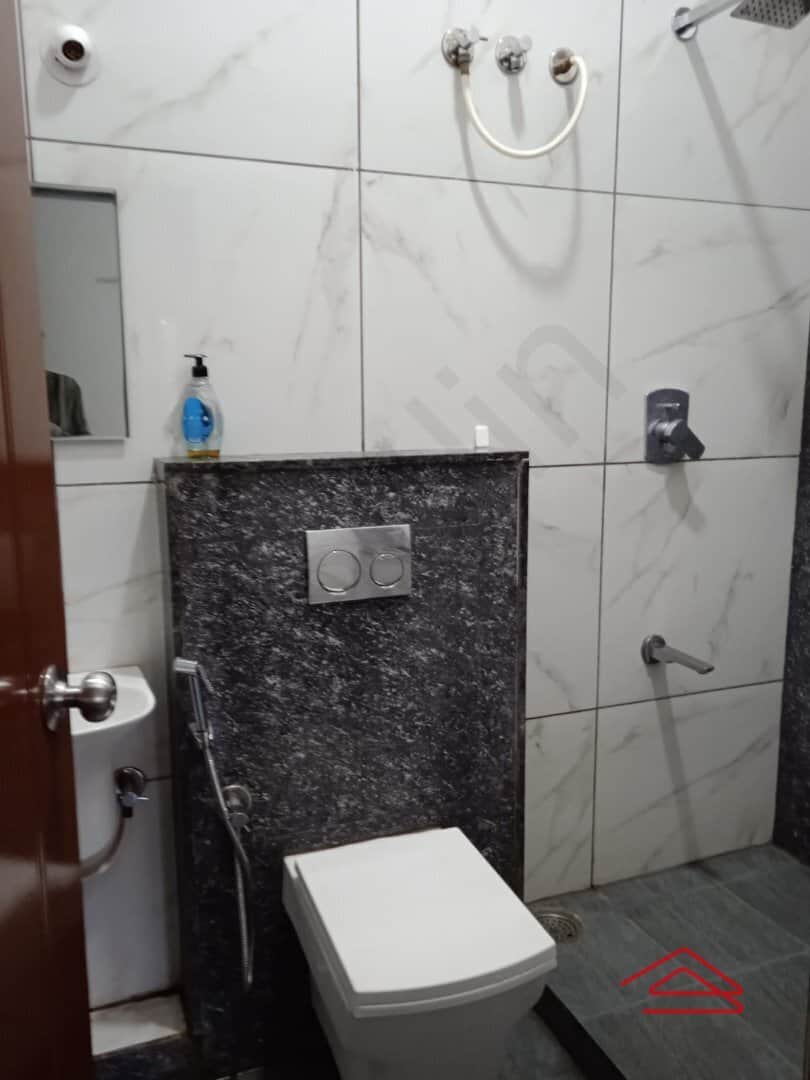 Sub Unit : bathrooms 1