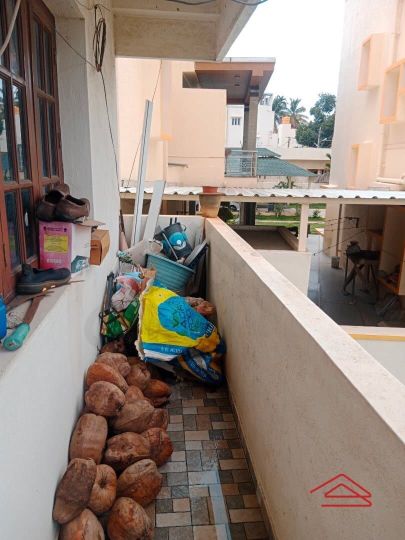 balconies-DjoK.jpg
