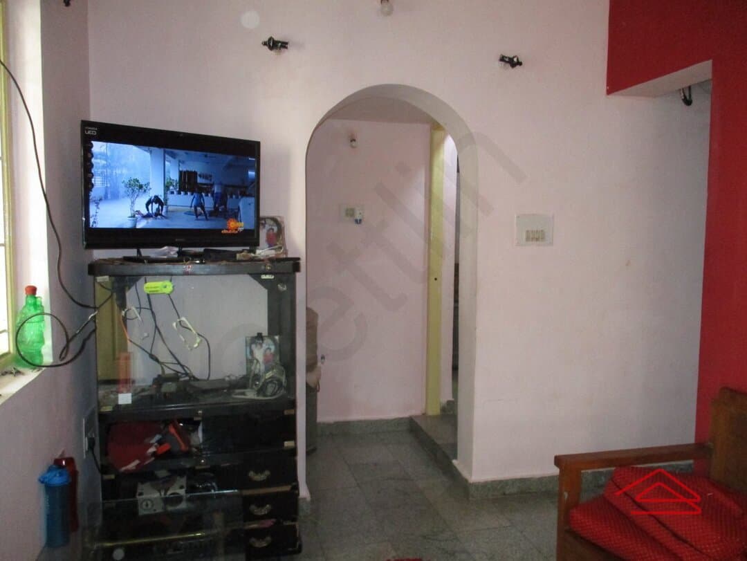 halls-RgDQ.jpg