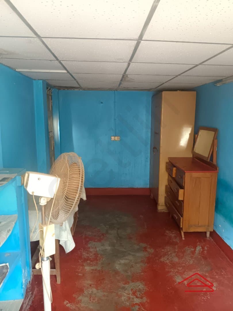bedrooms-qqjE.jpg