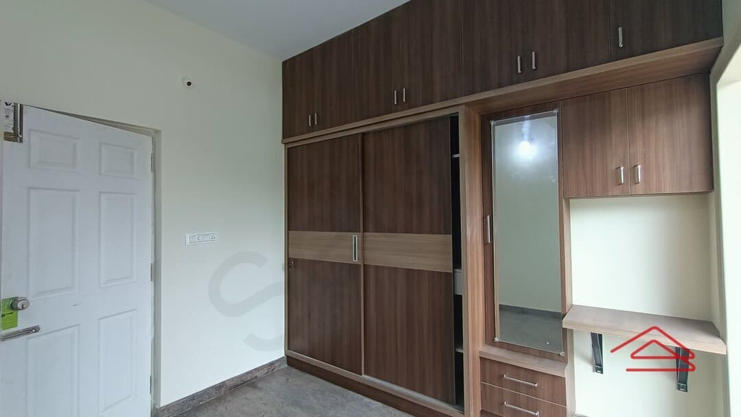 bedrooms-wHp6.jpg