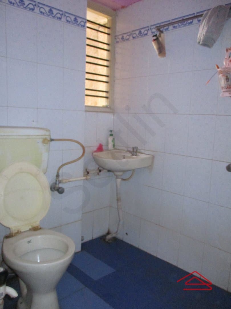 bathrooms-b7cE.jpg