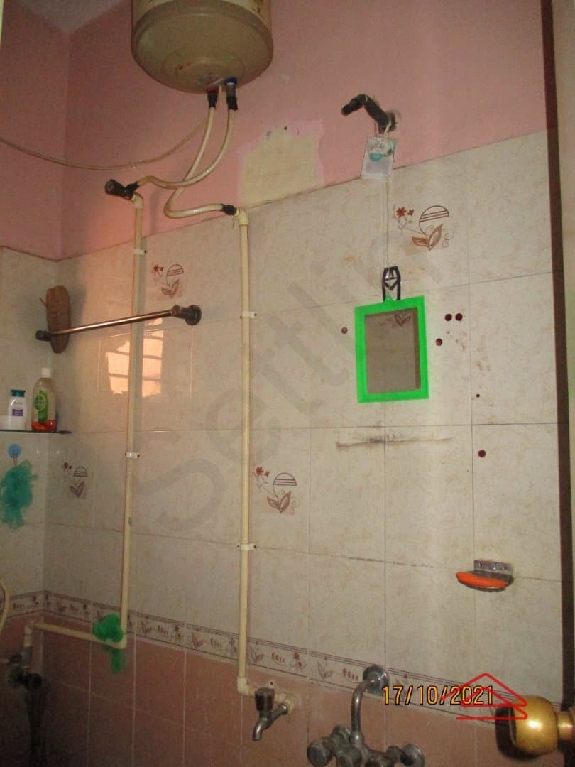 bathrooms-EAoo.jpg