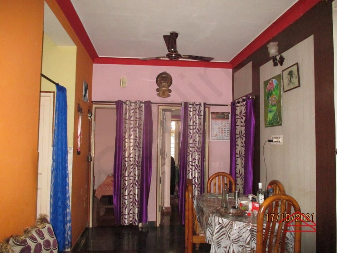 halls-ZHTr.jpg
