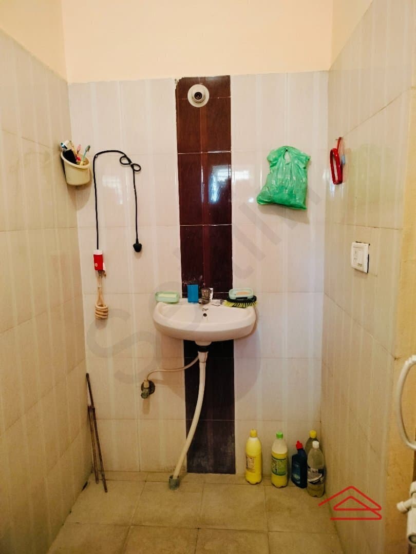 bathrooms-BiE7.jpg