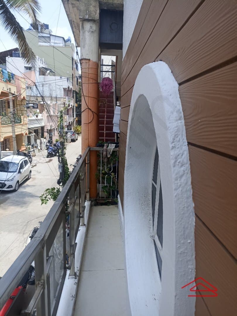 balconies-Lbko.jpg