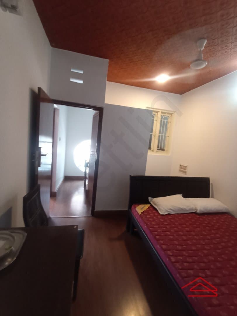 bedrooms-4PkR.jpg