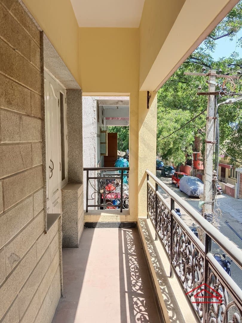 balconies-TH6r.jpg