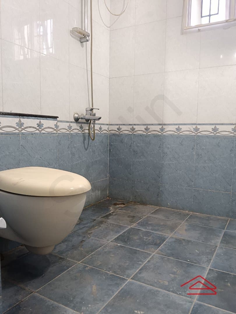 bathrooms-xLeJ.jpg