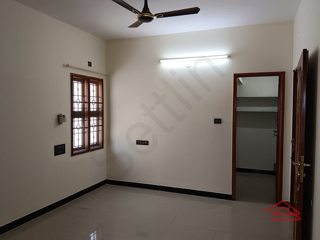 bedrooms-xk7B.jpg