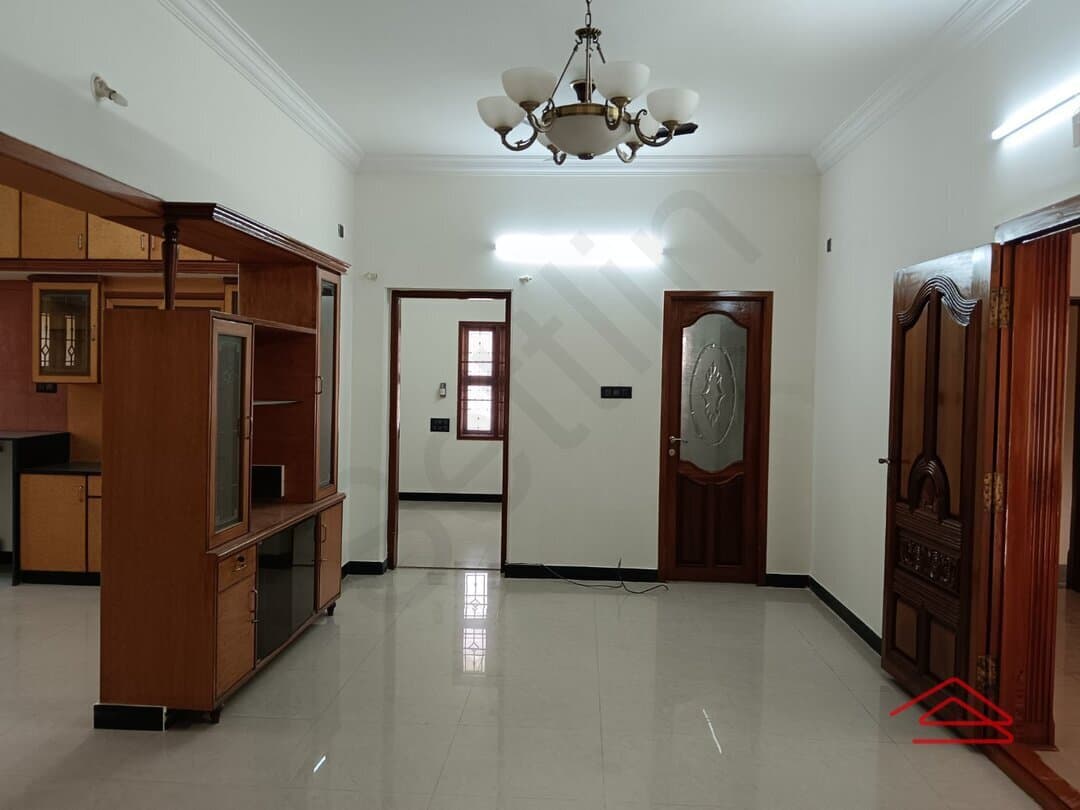 halls-QYEk.jpg